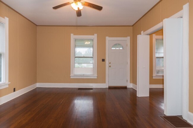 Building Photo - 821 S Anna Lee Ln