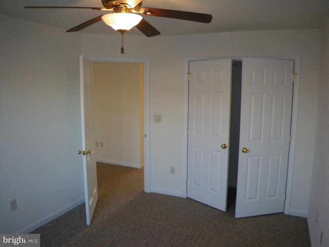 Building Photo - 2809 Roosevelt Dr