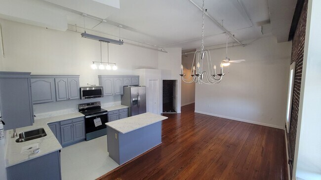 Foto del edificio - 121 W Jackson Ave