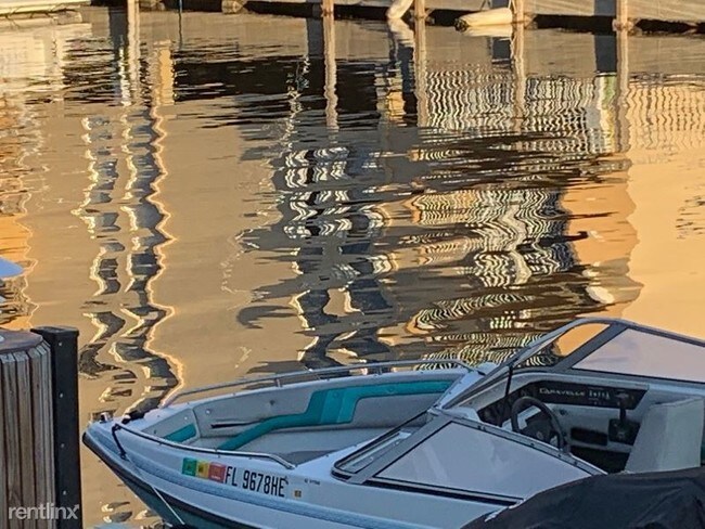 Foto del edificio - 3566 NE 168th St