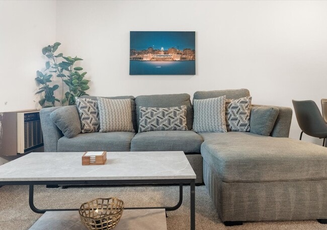 Building Photo - 2601 University Ave