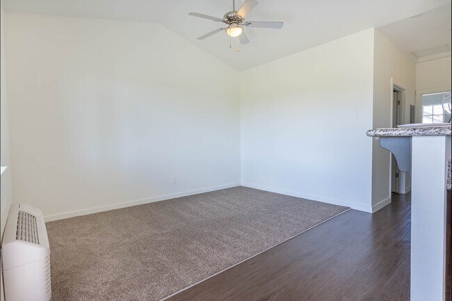 Building Photo - Riverplace Apartment Homes