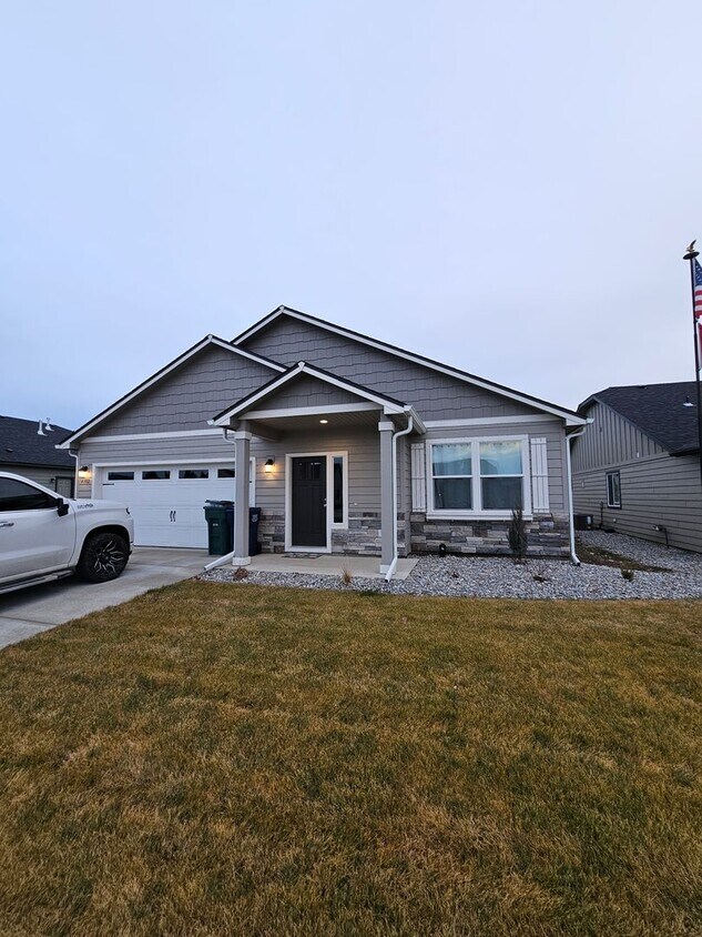 Primary Photo - Beautiful Home in Post Falls