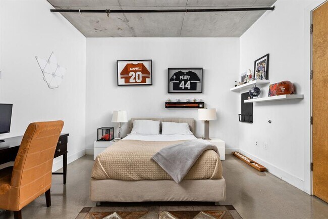 Foto del edificio - 800 W 5th St