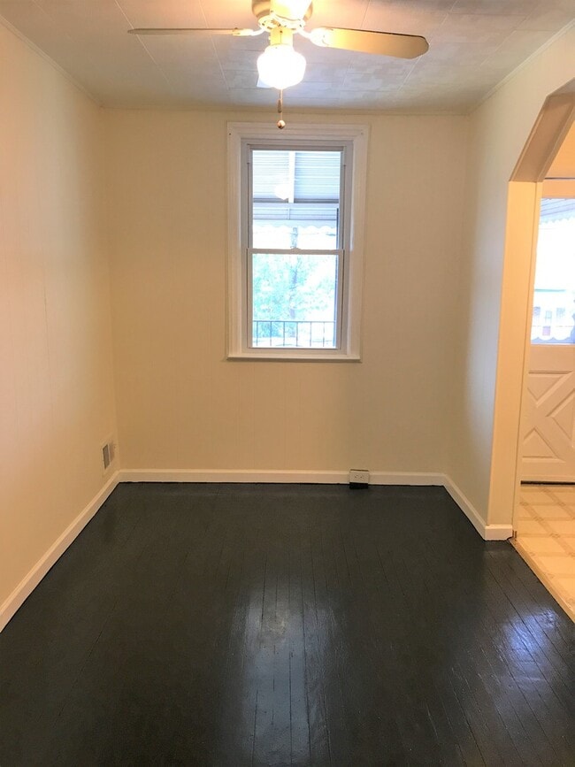 Building Photo - 3 Bedroom Townhome in Morrell Park - Finis...