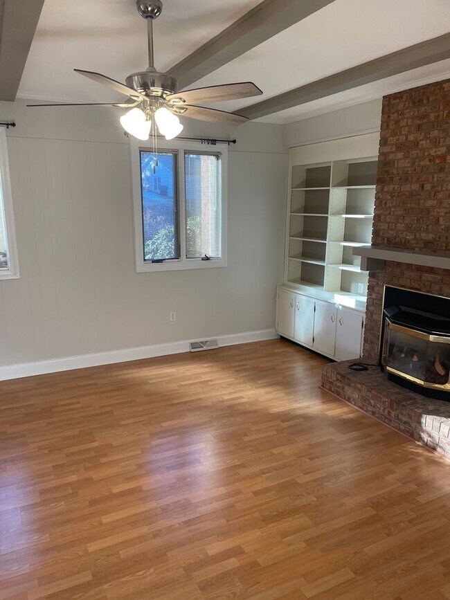 Building Photo - Spacious 3 Bedroom Off Dolly Madison Rd YA...