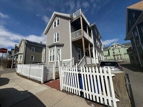 Building Photo - 13 Schuyler St