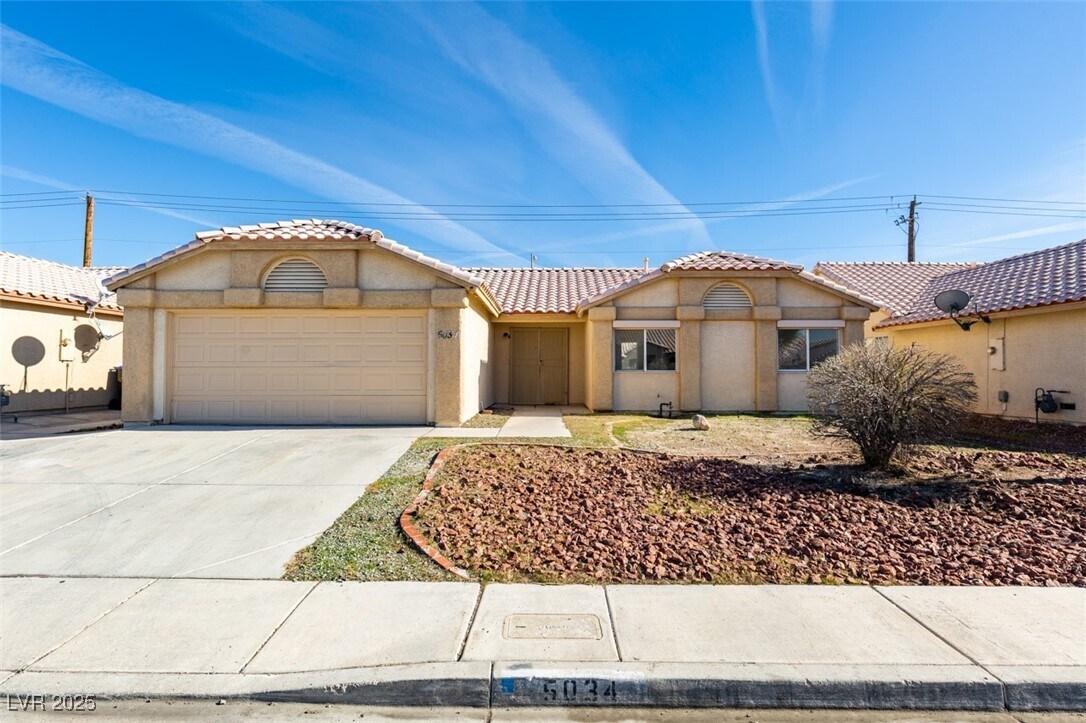 Primary Photo - 5034 Lark Canyon Ct