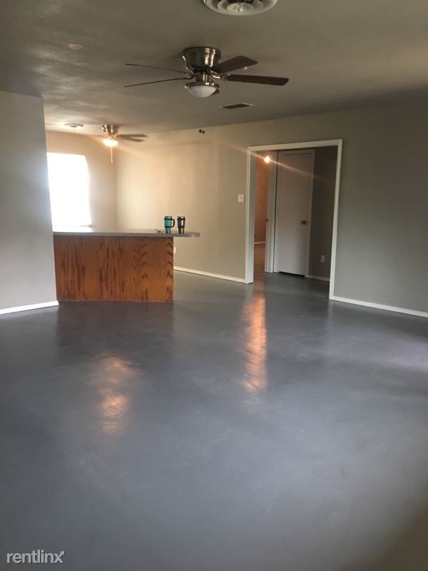 Primary Photo - 3 br, 1 bath House - 136 CR 1296
