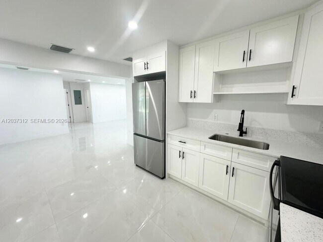 Foto del edificio - 1473 NE 30th Ct