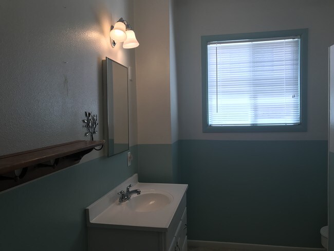 Interior Photo - 116 Court St