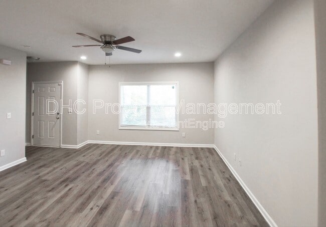 Building Photo - 2290 Connally Pl