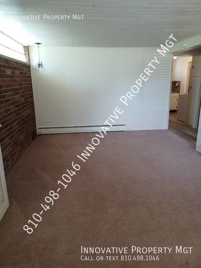Building Photo - 5181 1/2 N. Elms-#1
