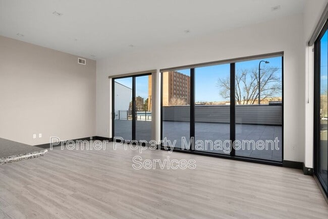 Foto del edificio - 2310 First Ave N