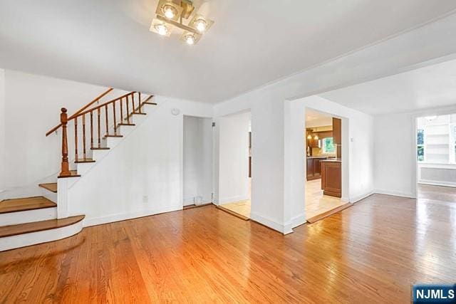 Building Photo - 816 Pascack Rd