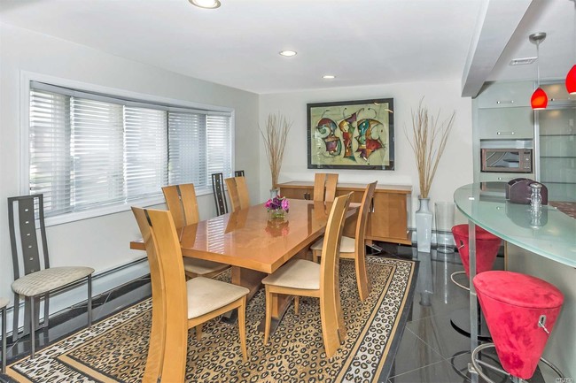 Building Photo - 3516 Bertha Dr