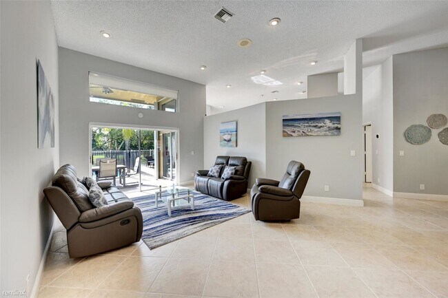 Foto del edificio - 4 br, 3 bath House - 10434 NW 6th Ct