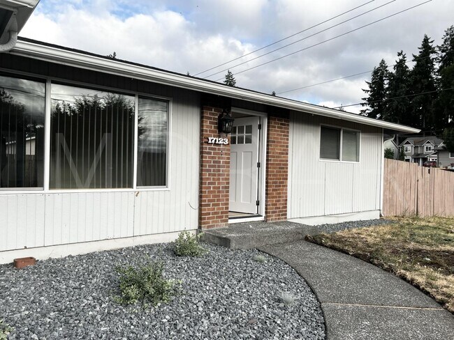 Foto del edificio - 17121 20th Ave E