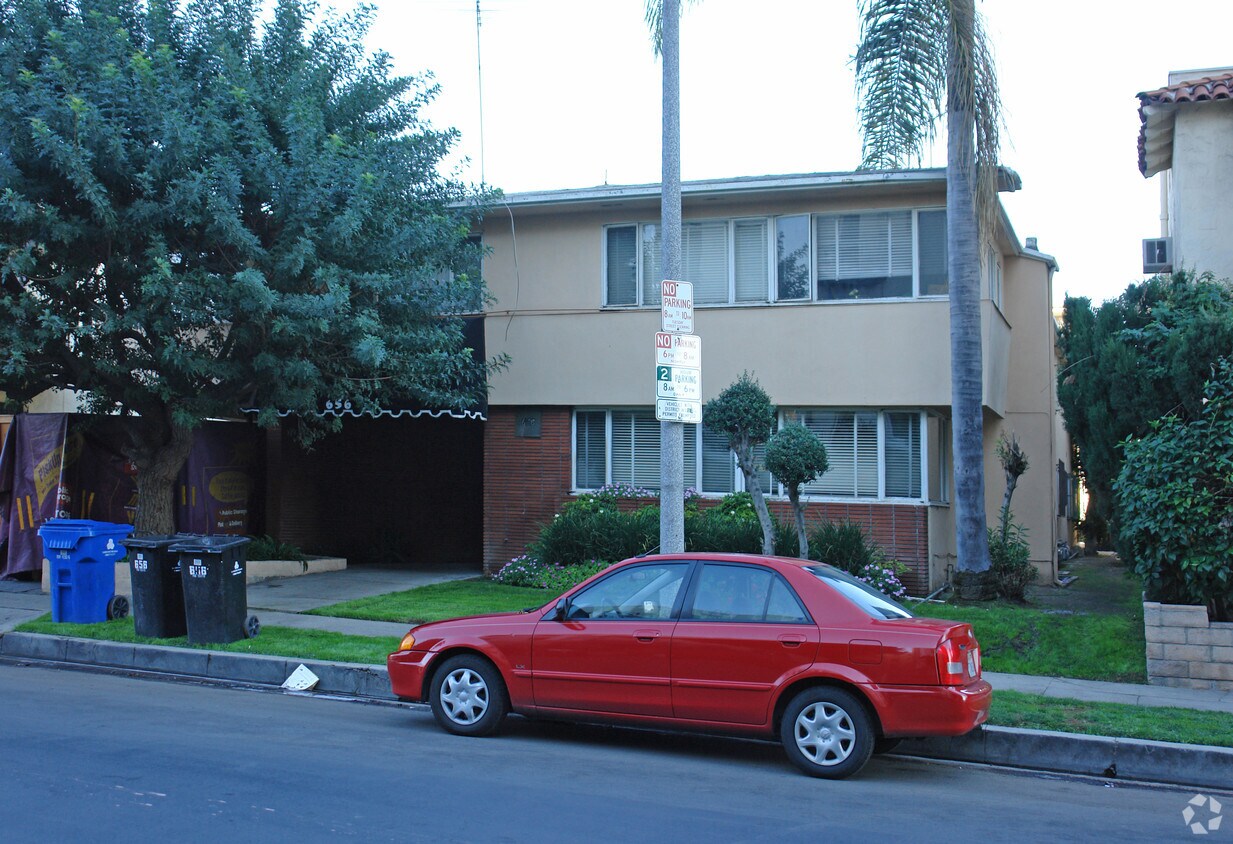 Primary Photo - 656 S Cochran Ave