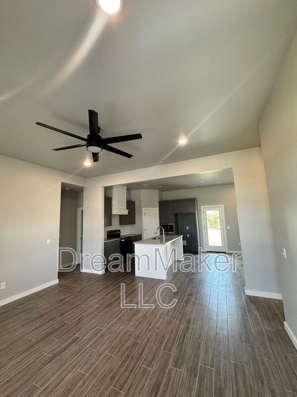 Foto del edificio - 4924 SE 12th Ave