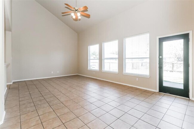 Foto del edificio - 3816 Bandice Ln