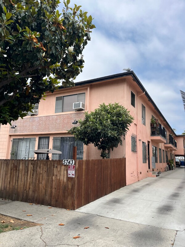 Foto principal - 5743 La Mirada Ave