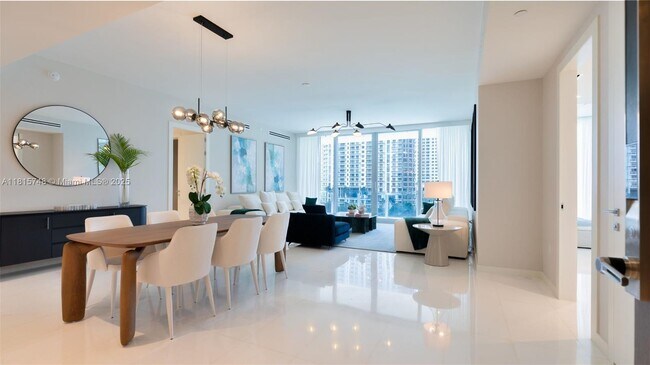 Building Photo - 300 Biscayne Blvd Way