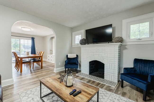 Building Photo - 246 Wayne Ave