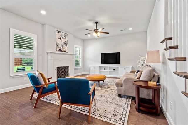 Building Photo - 301 Bluestem Ln