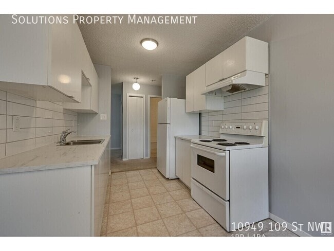 Building Photo - Bright and Spacious 1 Bedroom Unit