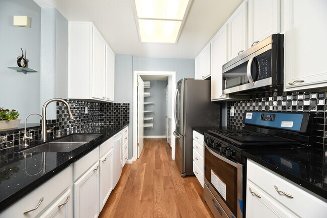 Building Photo - 617 Arcadia Terrace