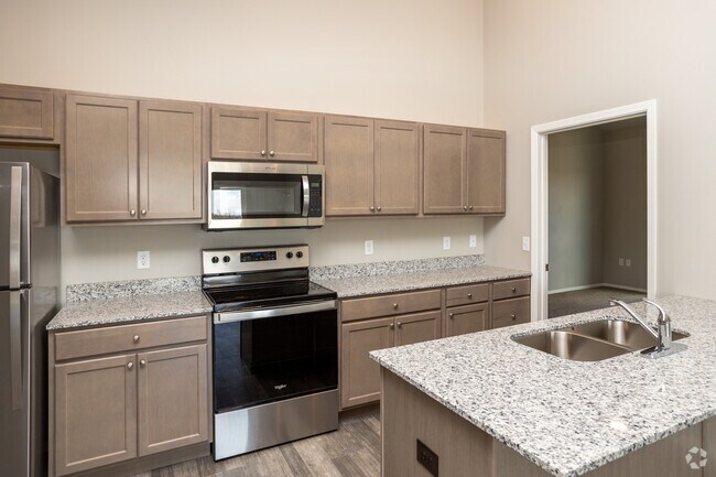 2BR, 2BA - 870SF - Kitchen - Prairie Towers - Lavish Living