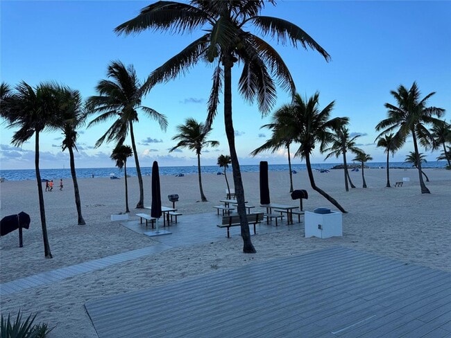 Foto del edificio - 2100 S Ocean Ln
