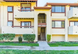 Building Photo - 18085 Sundowner Way