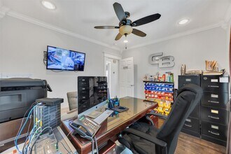 Building Photo - 2607 North Fwy