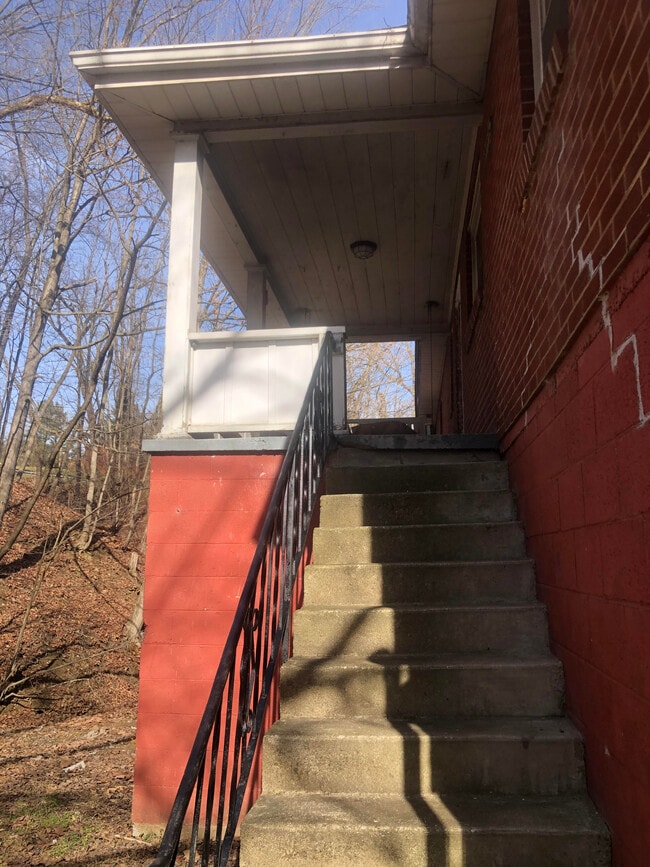 507 N 12th St Unit 507, Weirton, WV 26062 Apartments in Weirton, WV