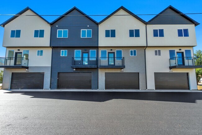Building Photo - 5913 Wasatch Dr
