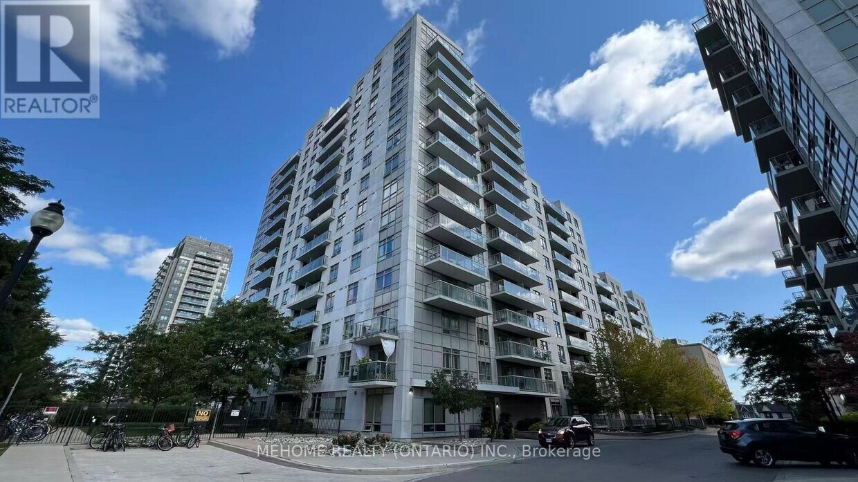 Photo principale - 816-1816 Lansdowne Ave