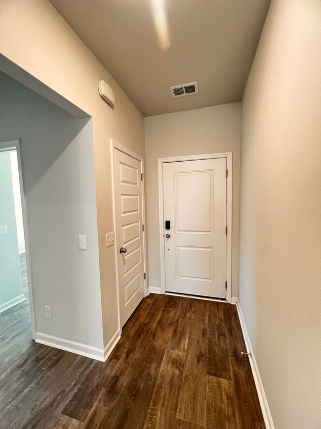 Foto del edificio - 104 Red Dogwood Ln