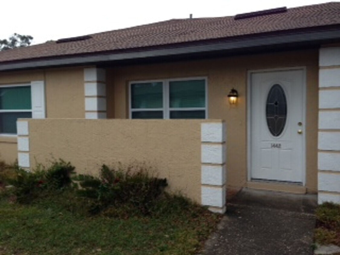 Foto principal - Remodeled Patio Home, Minutes Away From UC...