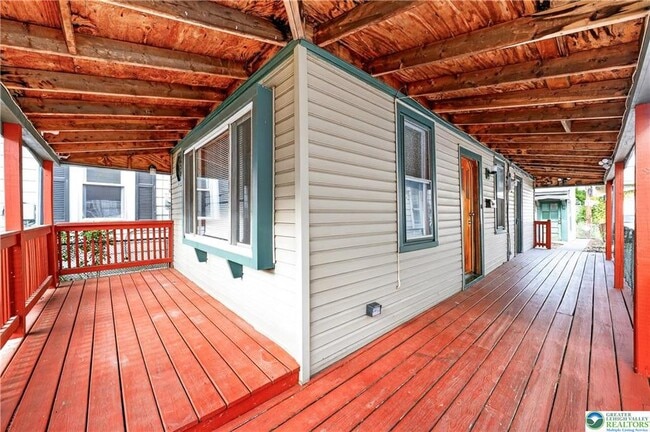 Building Photo - 521 N Lumber St