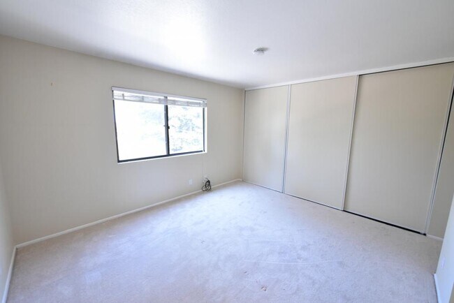 Foto del edificio - 2 bedroom in Hercules CA 94547