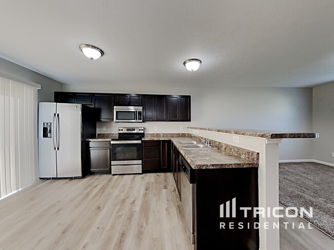 Foto del edificio - 887 Brookshire Dr