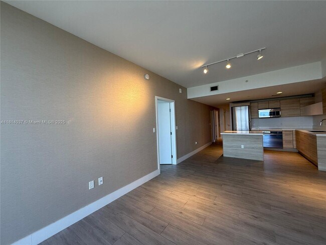 Foto del edificio - 16385 Biscayne Blvd