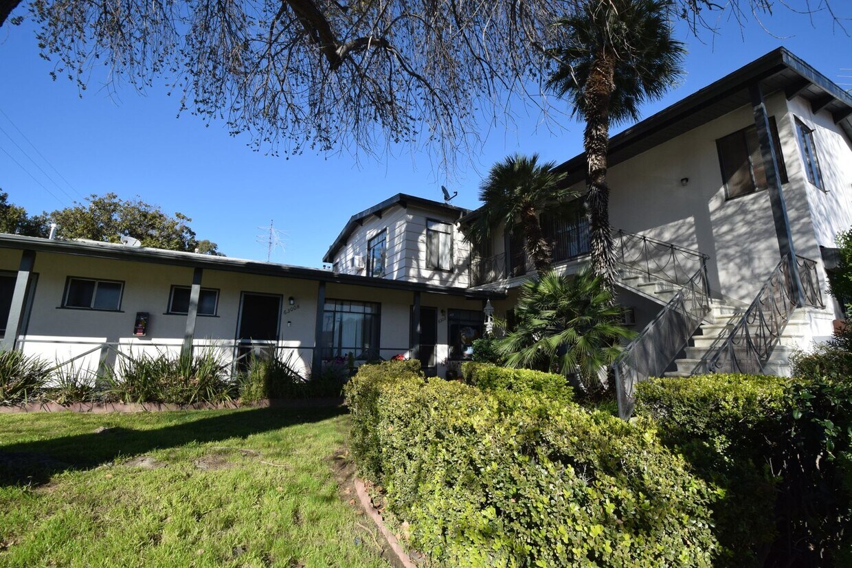 Primary Photo - 6300 Coldwater Canyon Ave
