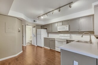 Building Photo - 980 S Dawson Way