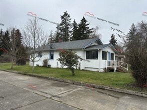 Building Photo - 341 N 2nd St