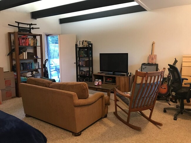 Building Photo - 750 Mountain View St