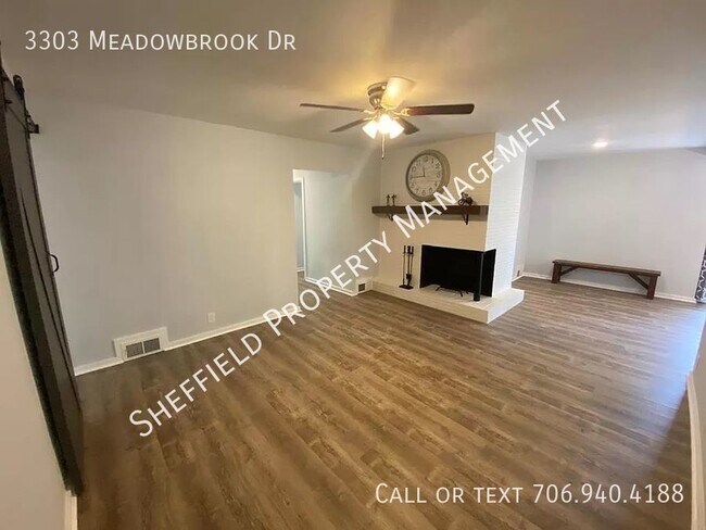Building Photo - 3303 Meadowbrook Dr.