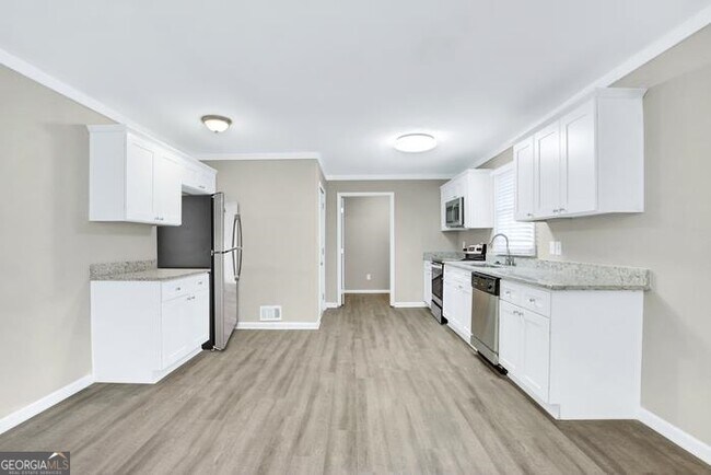 Foto del edificio - 545 Fayetteville Rd